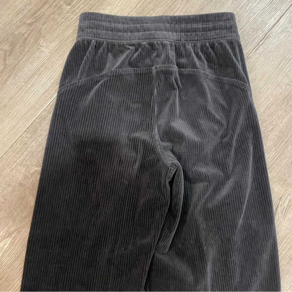 Lululemon Scuba Mid-Rise Wide-Leg Pant *Velvet Cord in Espresso - Picture 6 of 7